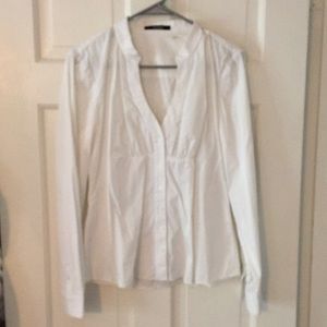 Tahari Crisp White v-neck Blouse